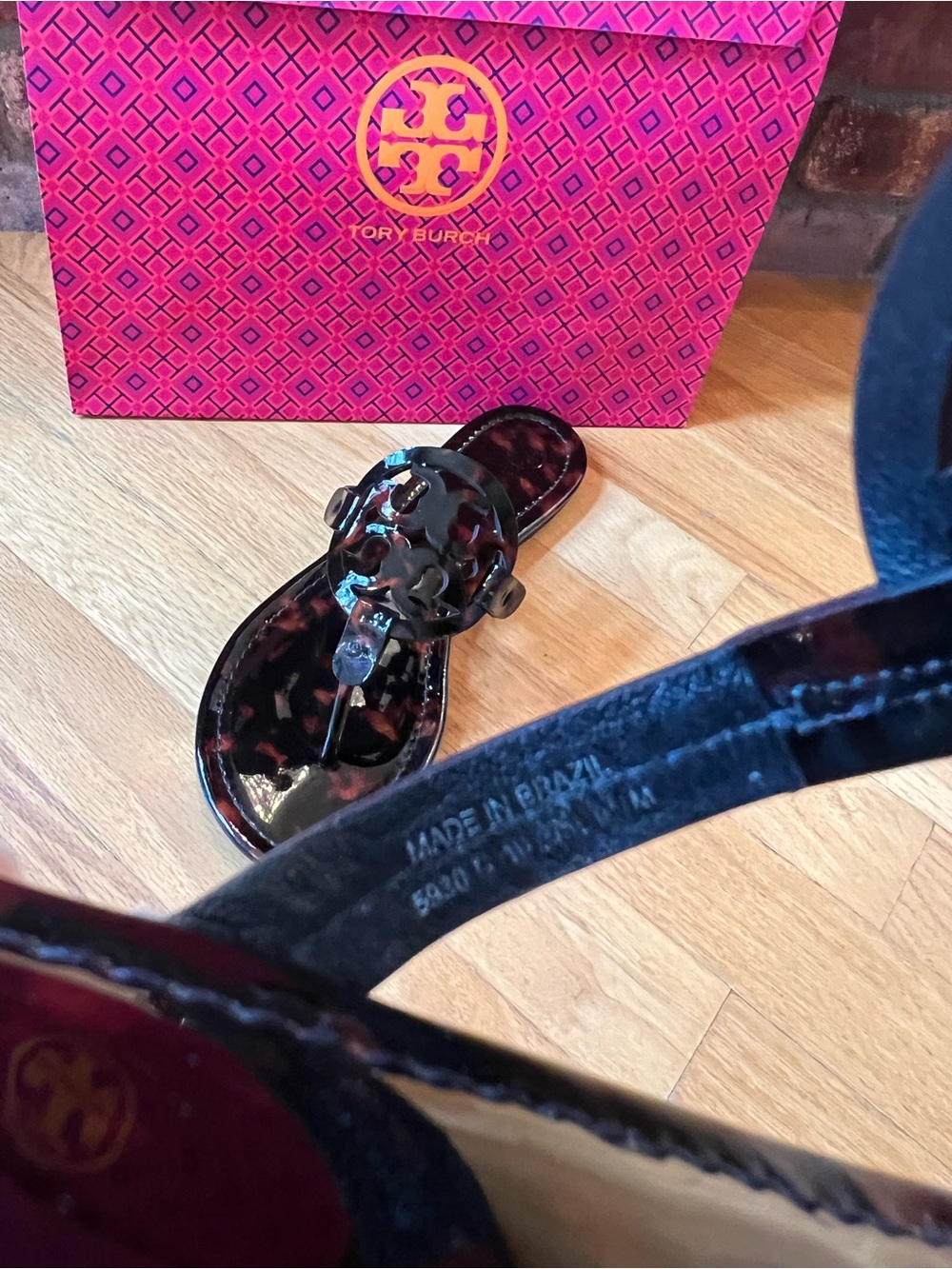 Tory Burch Black & Brown Tortoise Shell Printed Patent Leather Miller - Picture 7 of 13